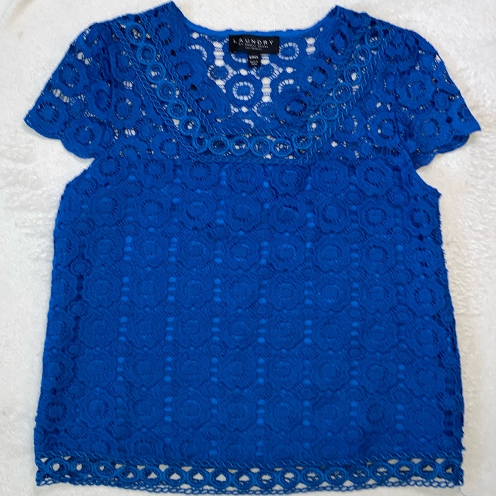 Laundry royal blue floral lace crochet short sleeve top Sz S EUC